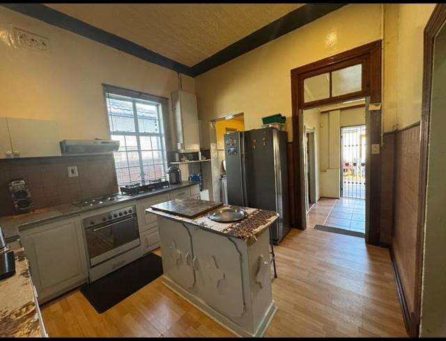 3 BEDROOM HOUSE FOR SALE IN BEZUIDENHOUT VALLEY